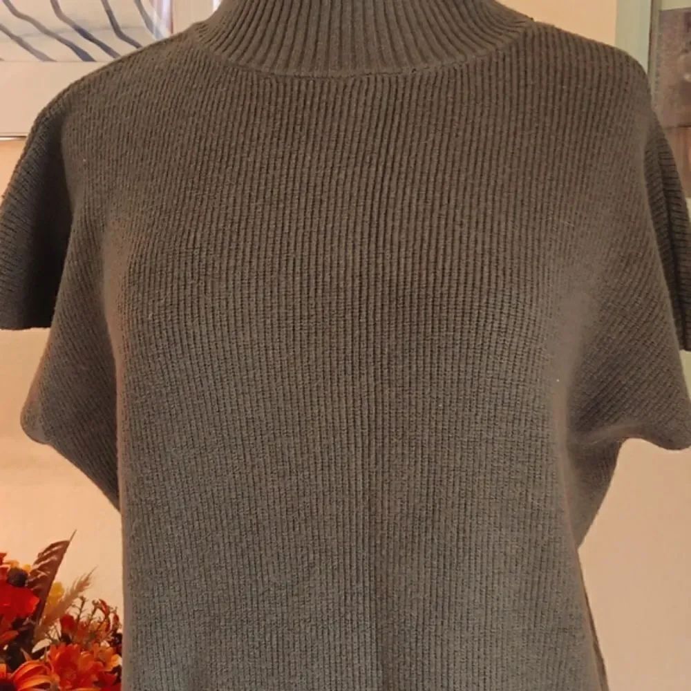 Cyrus Olive Sweater - Picture 2 of 10